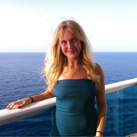 Meet your Posher, Sabrina - Picture 1 of 1